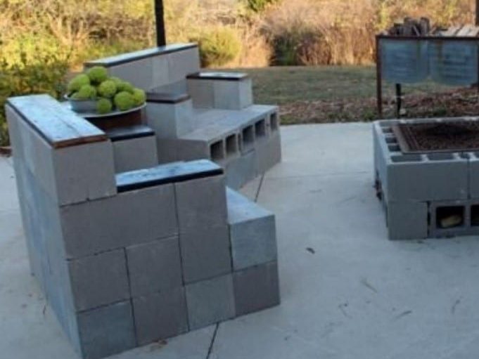 40 Easy DIY Projects With Cinder Blocks That Anyone Can Do   A1d0d189 Blocks36 Aspect Ratio 1024 768 